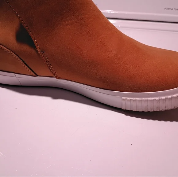 Timberland Tan Chukka Boots - Picture 4 of 4